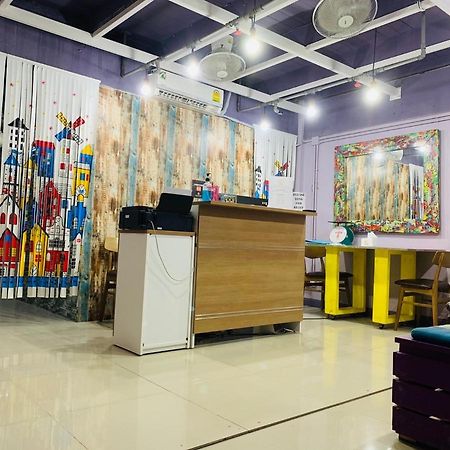 Fun Wan Hostel Bangkok Eksteriør billede