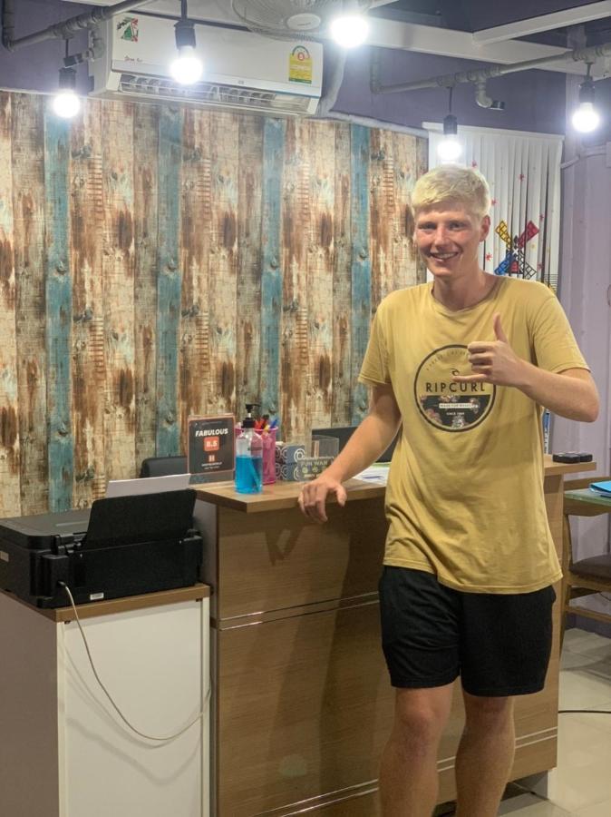 Fun Wan Hostel Bangkok Eksteriør billede