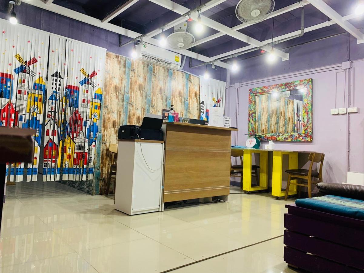 Fun Wan Hostel Bangkok Eksteriør billede